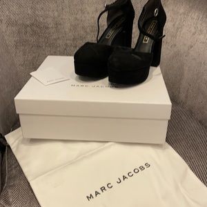 Marc Jacobs black heel